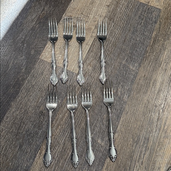 Hampton Court Elegant Vintage Silver Cutlery Set- 40 pieces - Picture 2 of 8